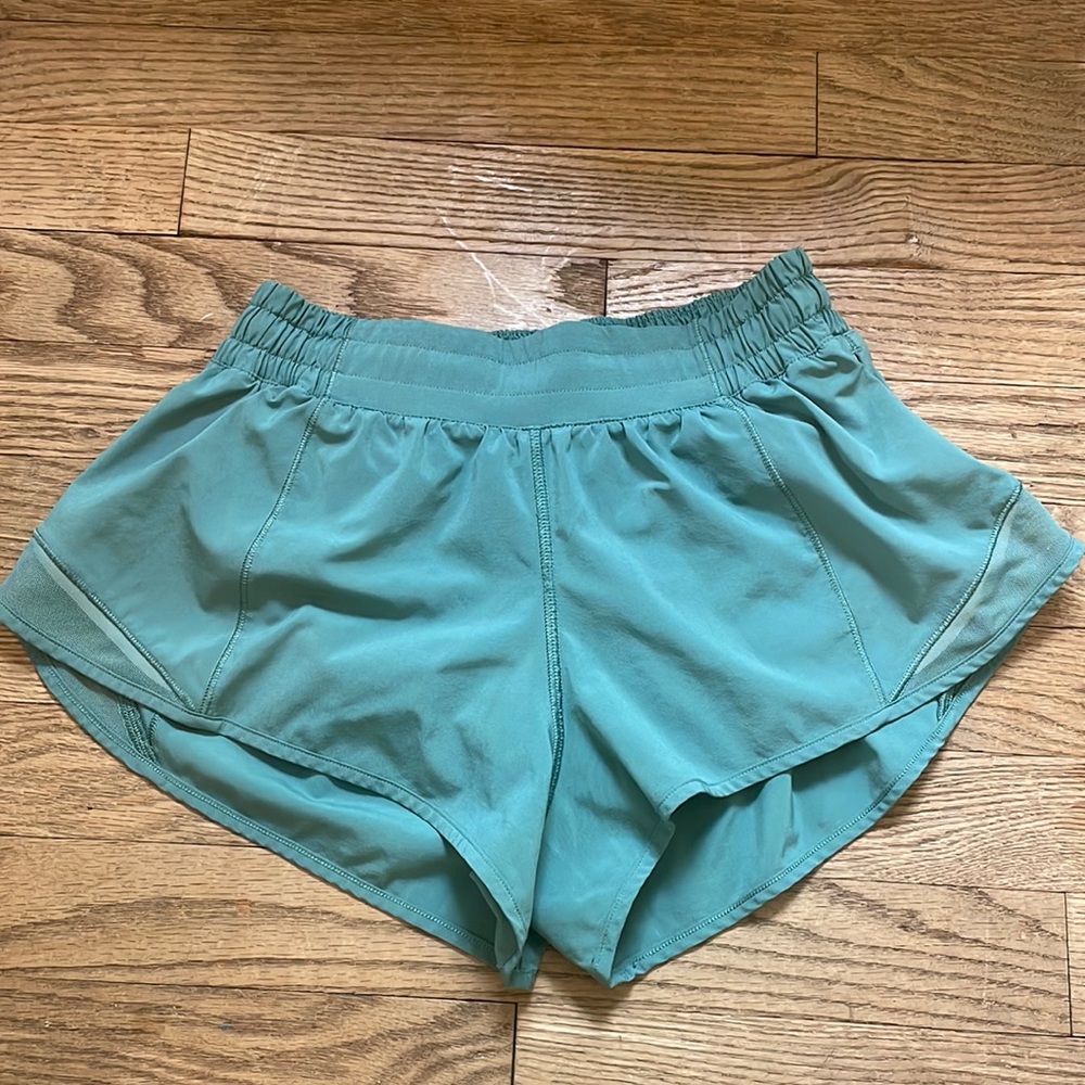 Lululemon hottie hottie hot short 2.5